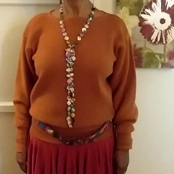 Multi-Colored Shell Shaped Beaded Necklaces - Picture 5 of 5